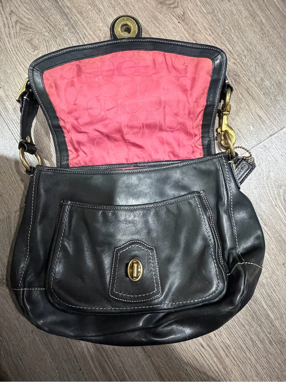 Coach Black Leather Shoulder Bag with Brass Turnlock - Picture 2 of 3